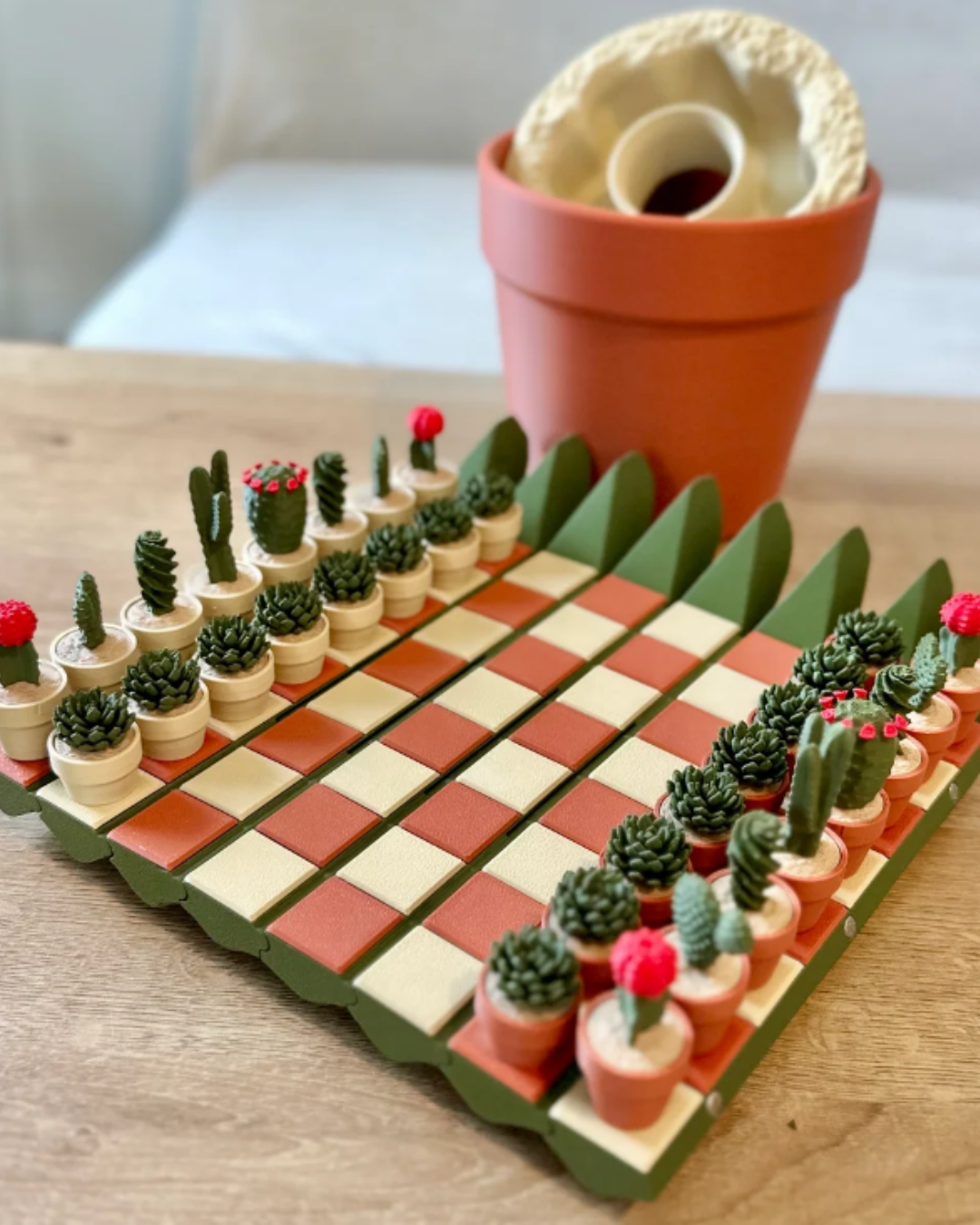 Šachová sada, která vypadá jako kaktus – hra, kterou nechceš schovávat